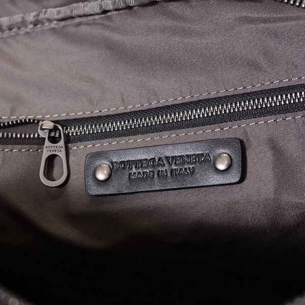 ボッテガヴェネタバッグ着用イメージ